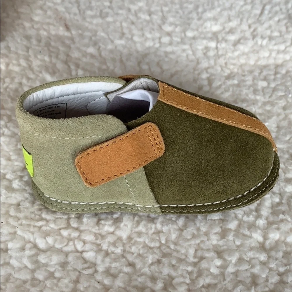 Pipit suede olive and tan stripe booties new in box size 4 unisex first walker